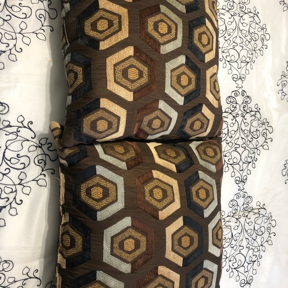 2 Sofa/ Couch/ Bed Accent Pillows - Picture 2 of 2